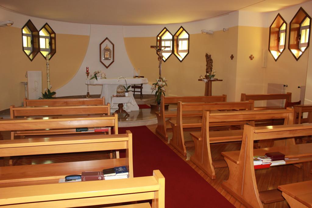 Centro Di Spiritualita Maria Candida Armeno Exterior foto