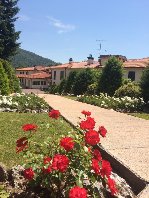 Centro Di Spiritualita Maria Candida Armeno Exterior foto